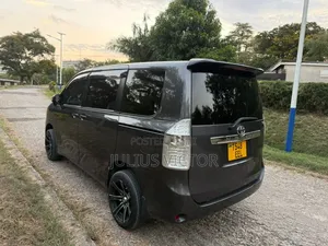 Toyota Noah 2009 Gray