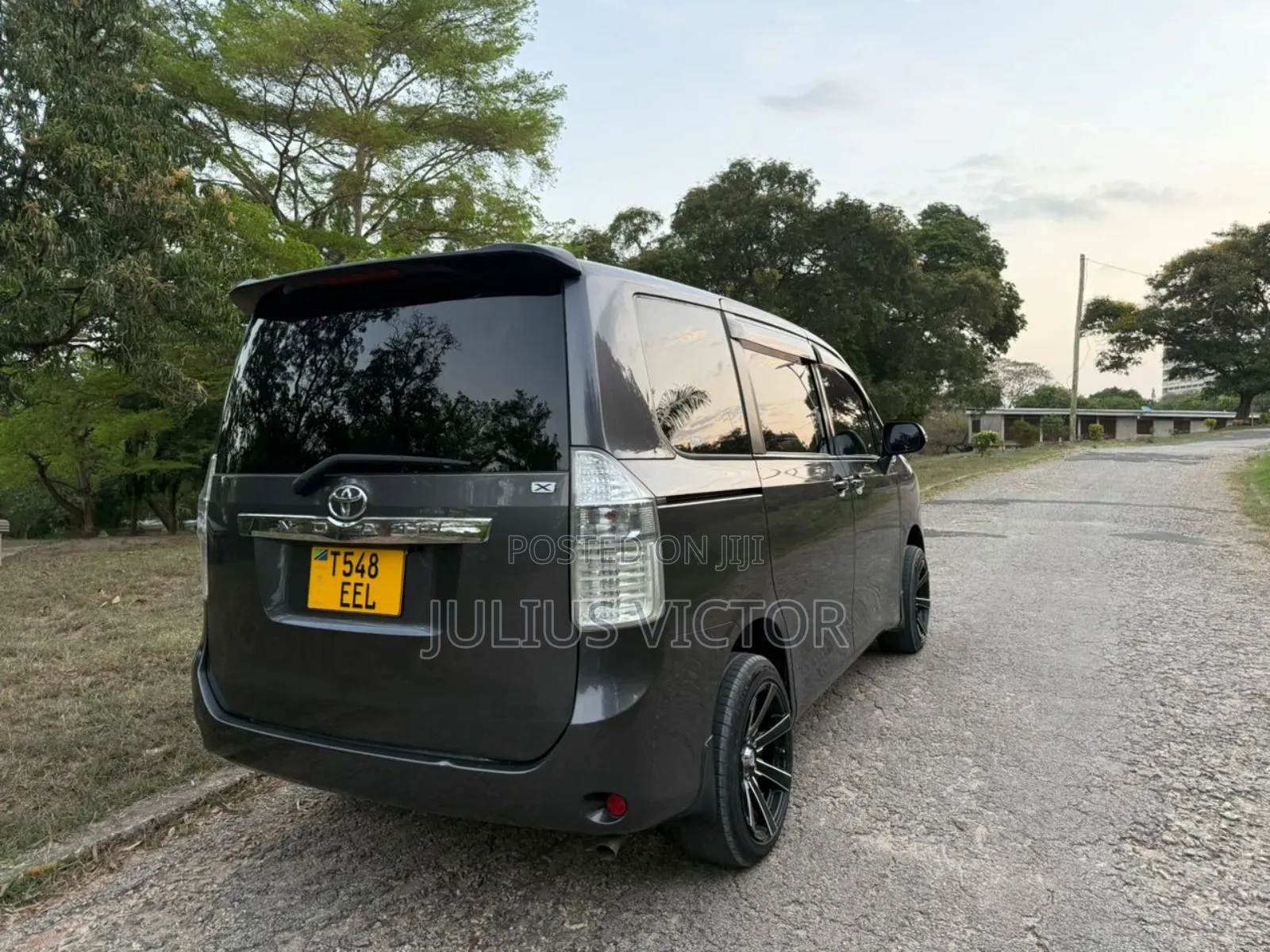 Toyota Noah 2009 Gray