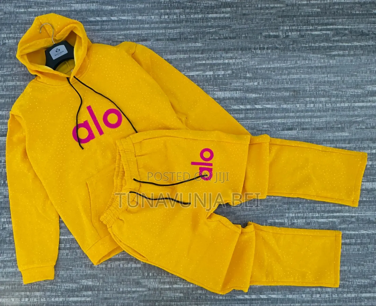 Full Outfit Track