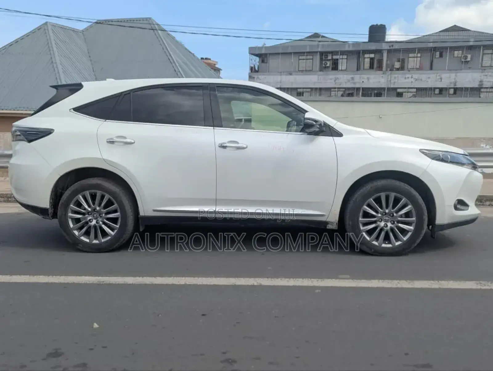 Toyota Harrier 2.5 Hybrid 4WD 2015 White