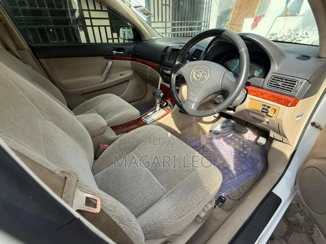 Toyota Premio 2005 White