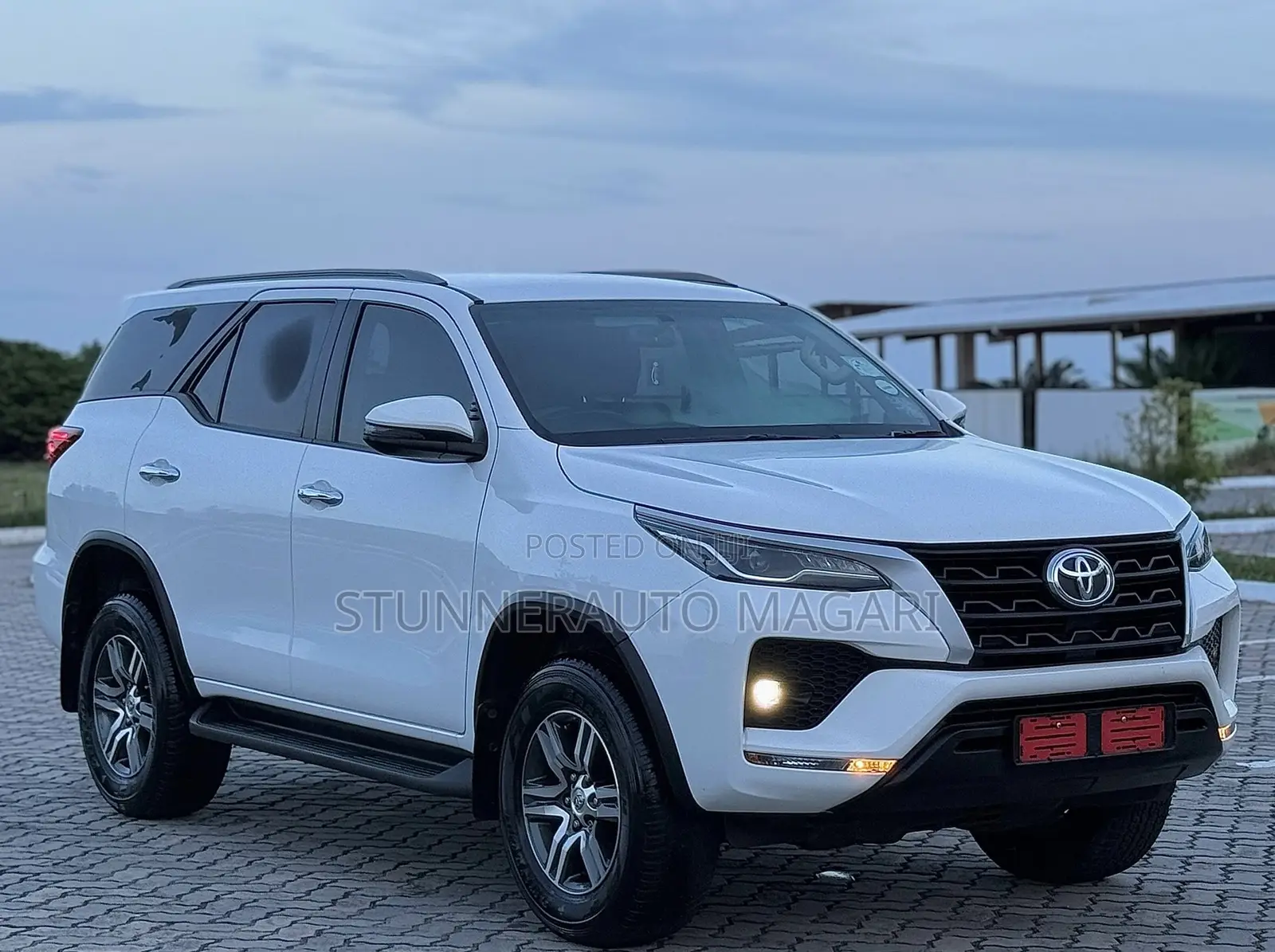 Toyota Fortuner 2022 White