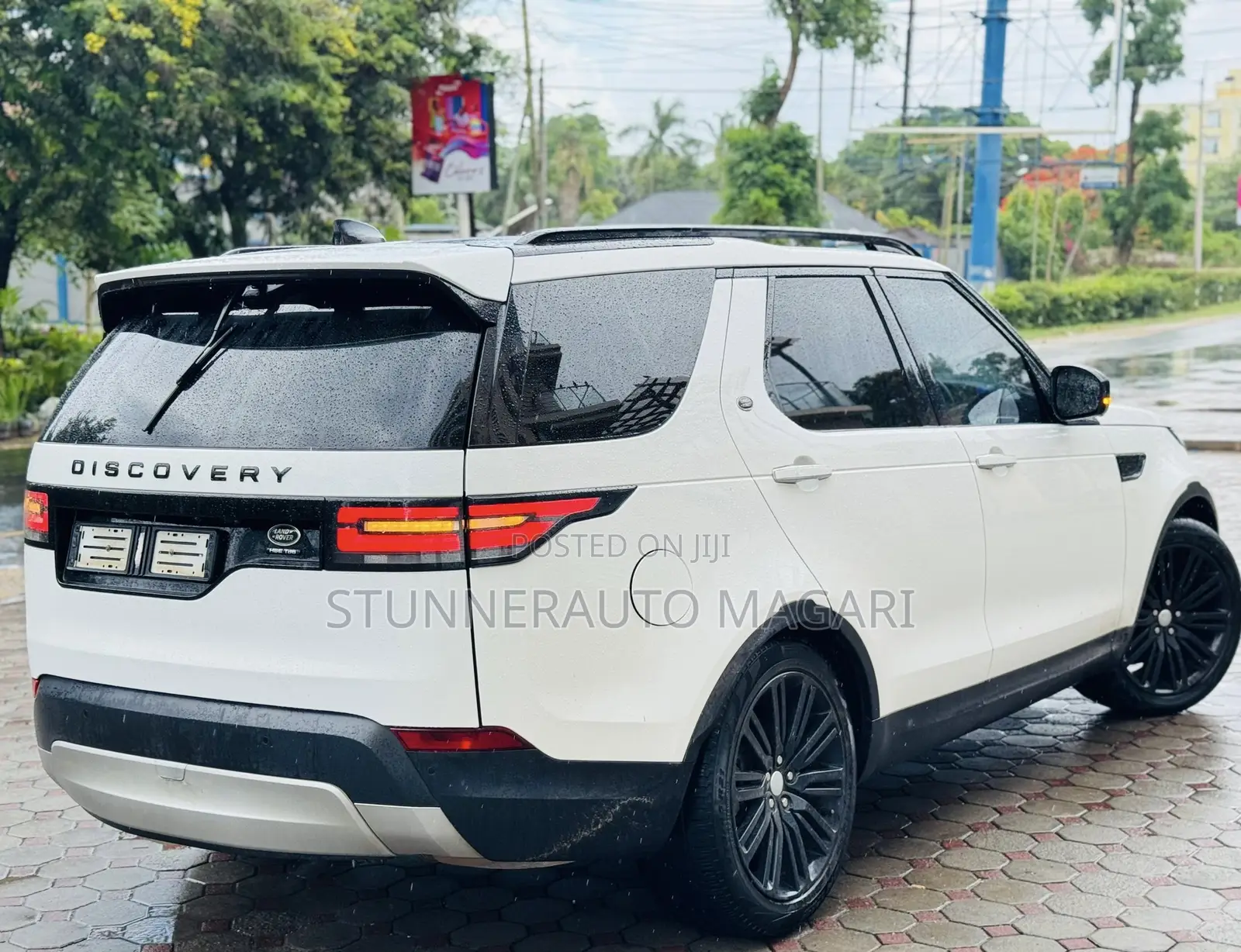 Land Rover Discovery 2018 White