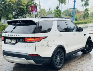 Land Rover Discovery 2018 White