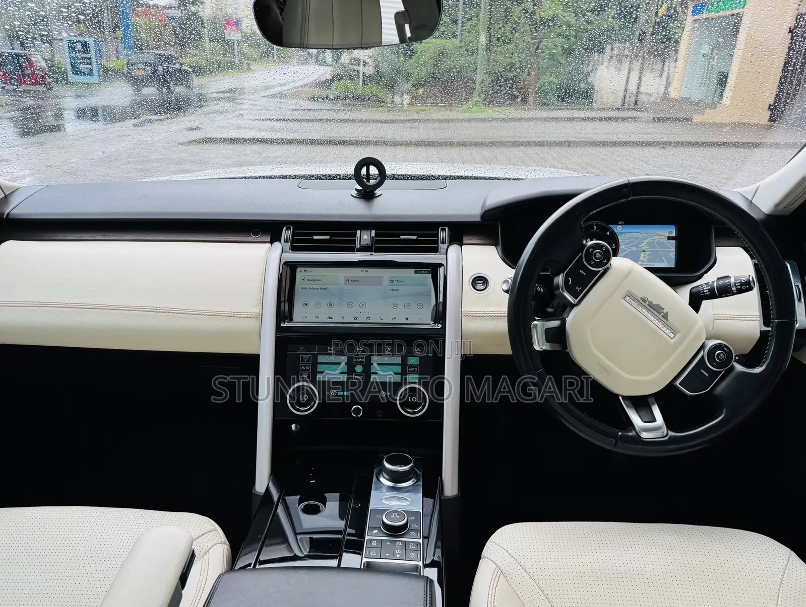 Land Rover Discovery 2018 White