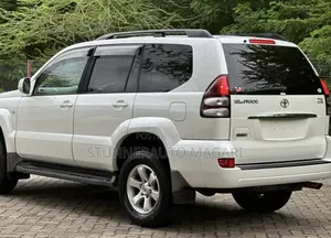 Toyota Land Cruiser Prado 2005 Pearl