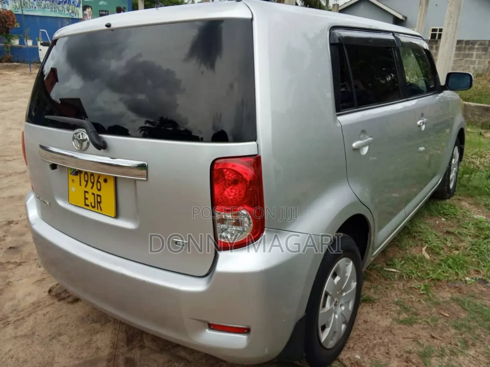 Toyota Corolla Rumion Hatchback 1.5 FWD 2010 Silver
