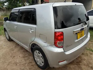 Toyota Corolla Rumion Hatchback 1.5 FWD 2010 Silver