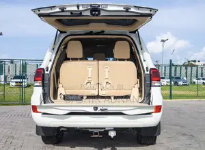 Toyota Land Cruiser 4.6 V8 AX 2016 White