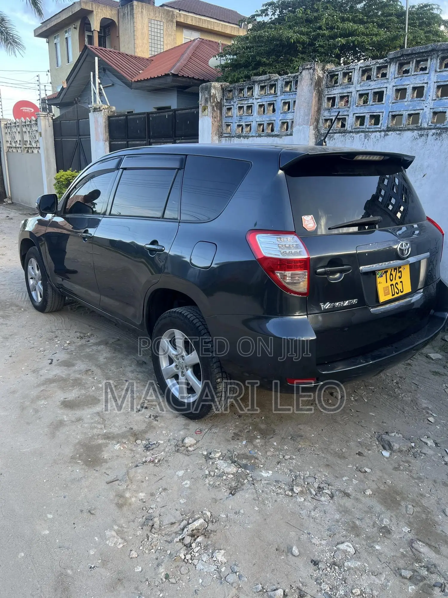 Toyota Vanguard 2010 Gray
