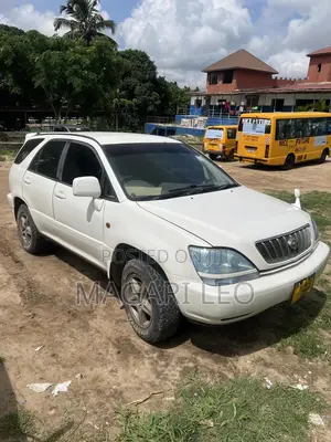 Toyota Harrier 2022 White