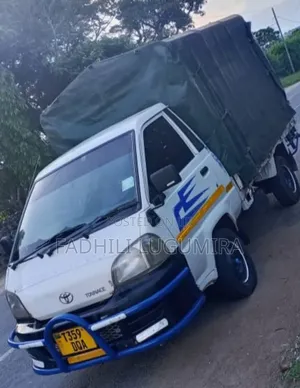Toyota Townace Inauzwa