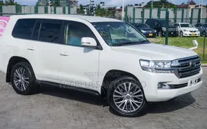 Toyota Land Cruiser 2017 White
