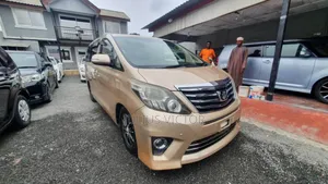 Toyota Alphard 2010 Gold