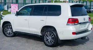 Toyota Land Cruiser 2016 White