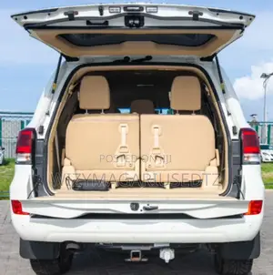 Toyota Land Cruiser 2016 White