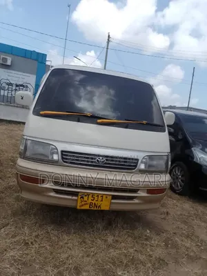 Toyota HiAce 2006 White