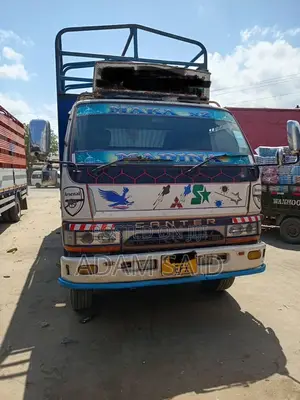 Mitsubishi Canter Inauzwa