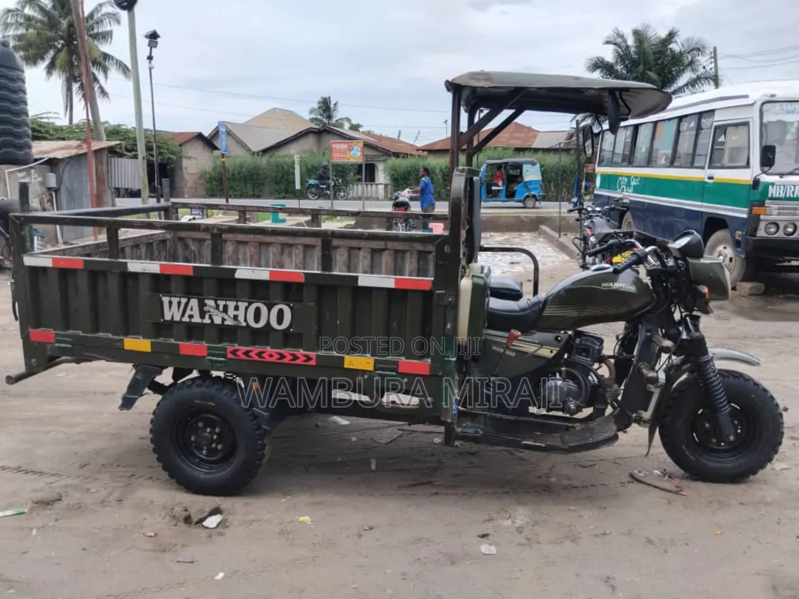 Bajaj Avenger 200 2026 Black