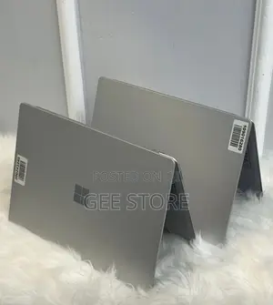 New Laptop Microsoft Surface Laptop 2 8GB Intel Core I7 HDD+SSD 256GB