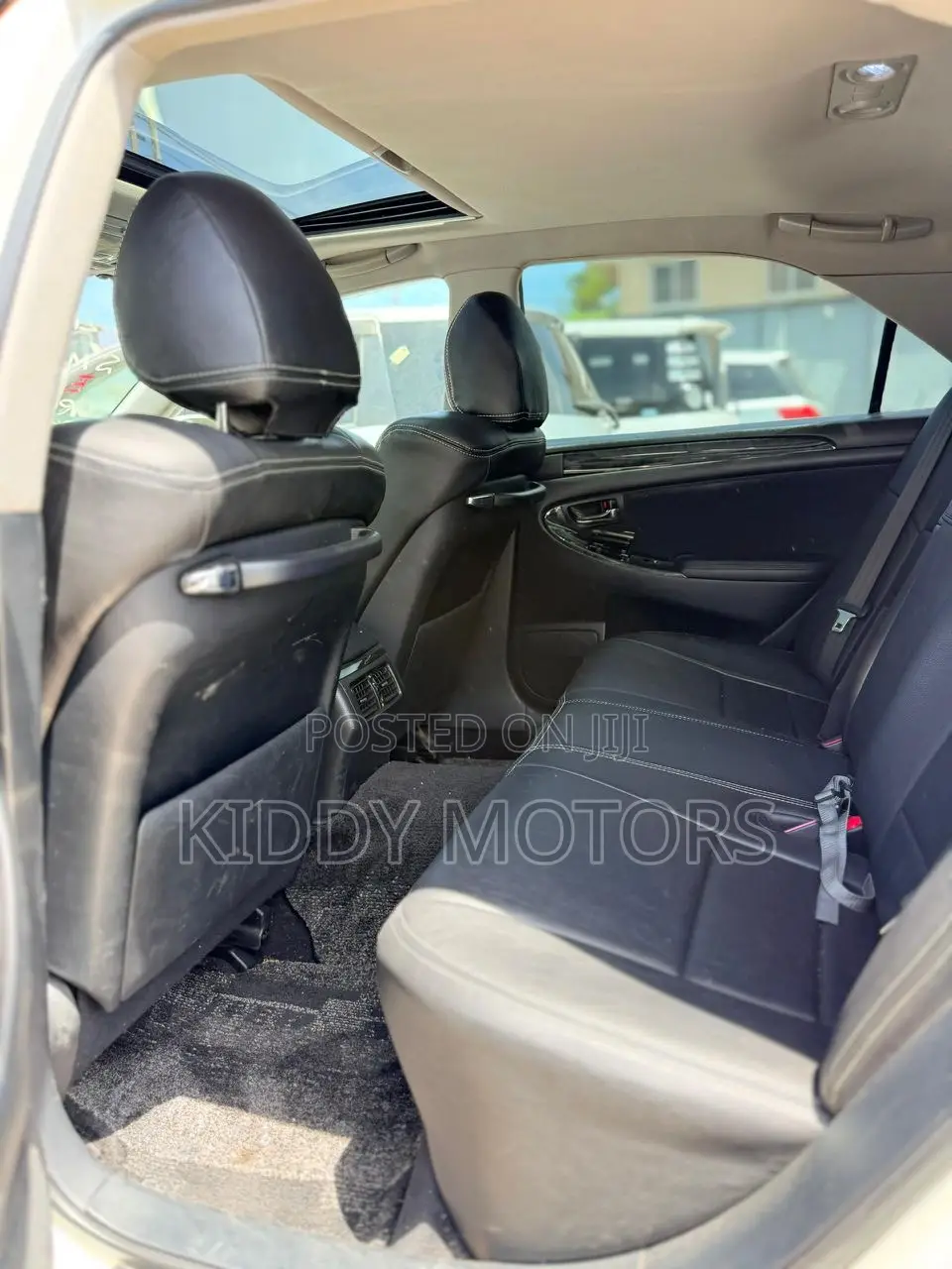 Toyota Crown Royale 2005 White