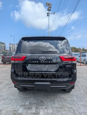 New Toyota Land Cruiser 2024 Black