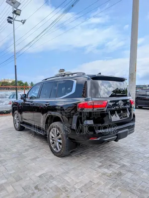 New Toyota Land Cruiser 2024 Black