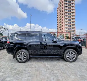 Toyota Land Cruiser 2024 Black