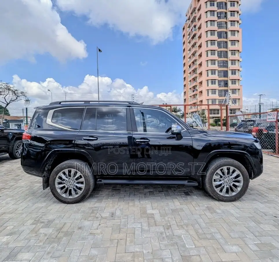 Toyota Land Cruiser 2024 Black