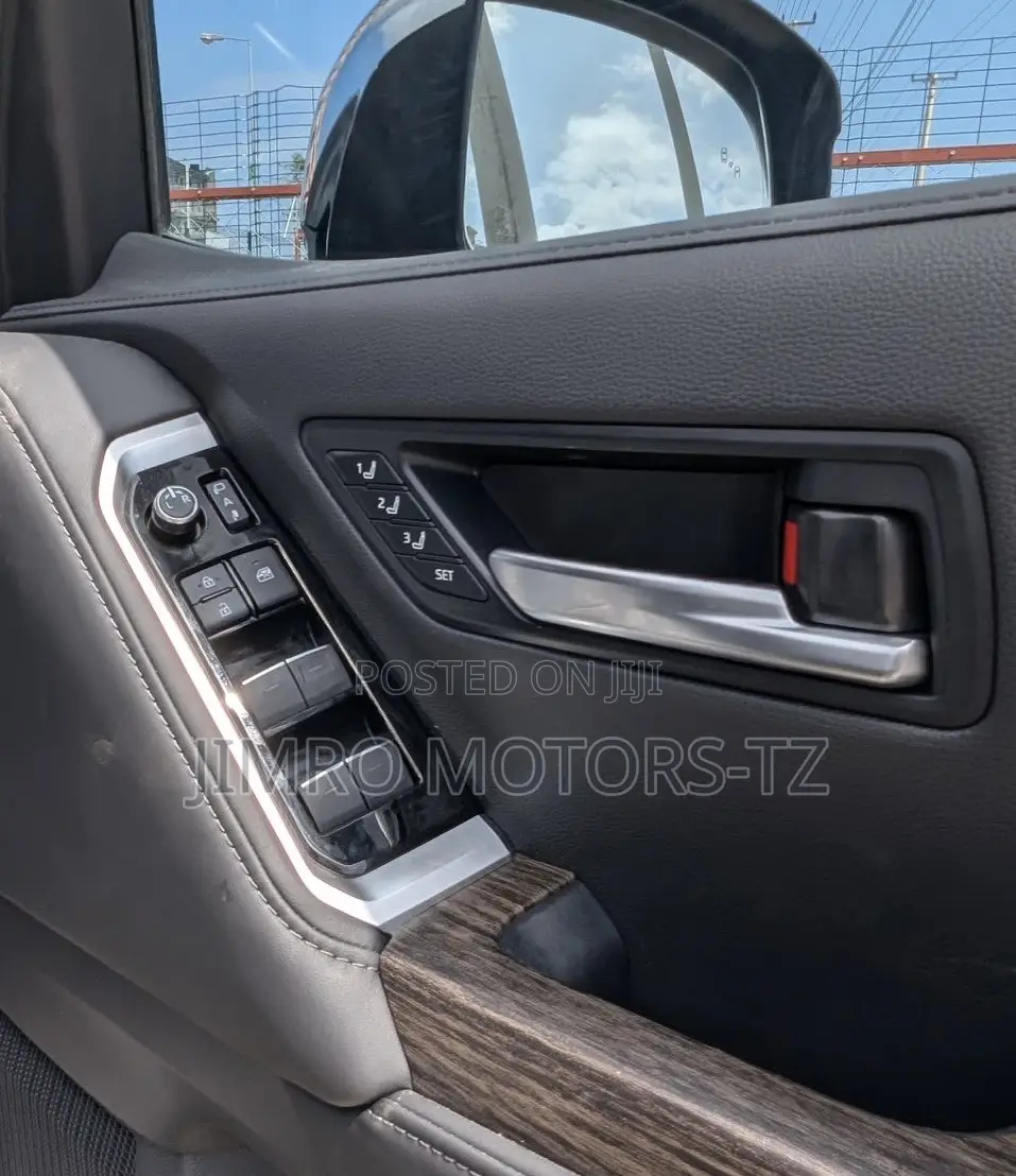 Toyota Land Cruiser 2024 Black