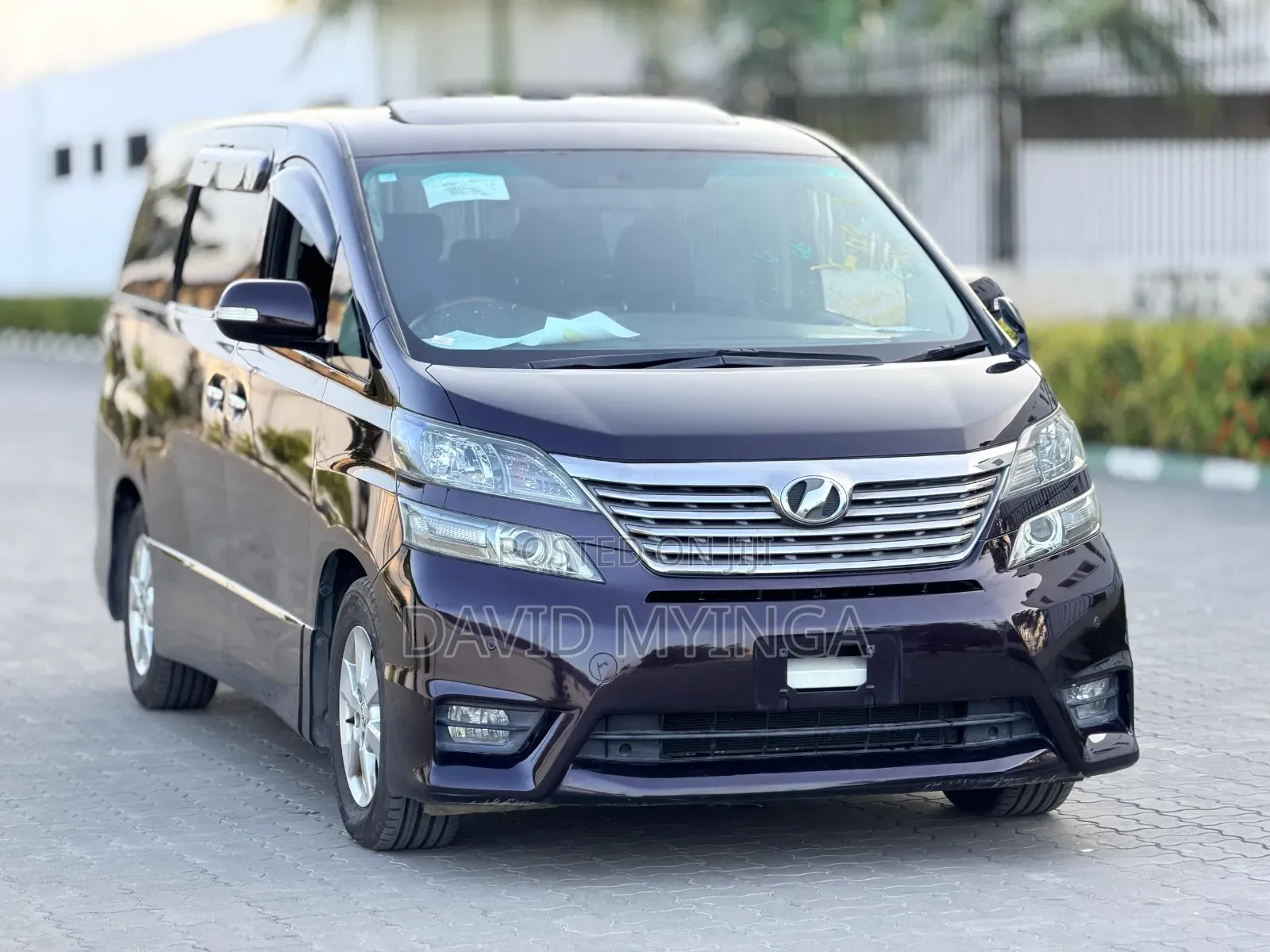 Toyota Vellfire 2010 Burgundy