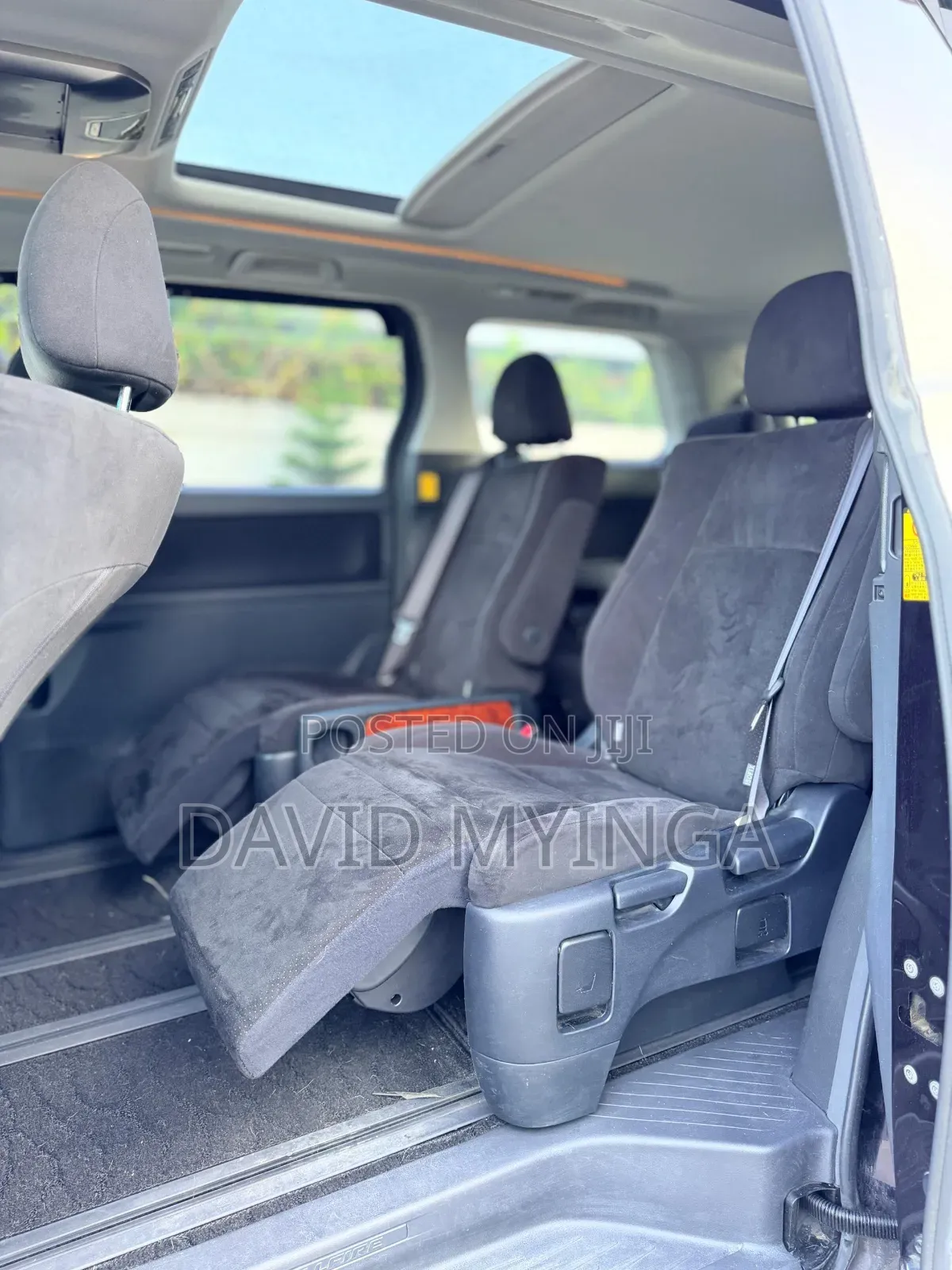 Toyota Vellfire 2010 Burgundy
