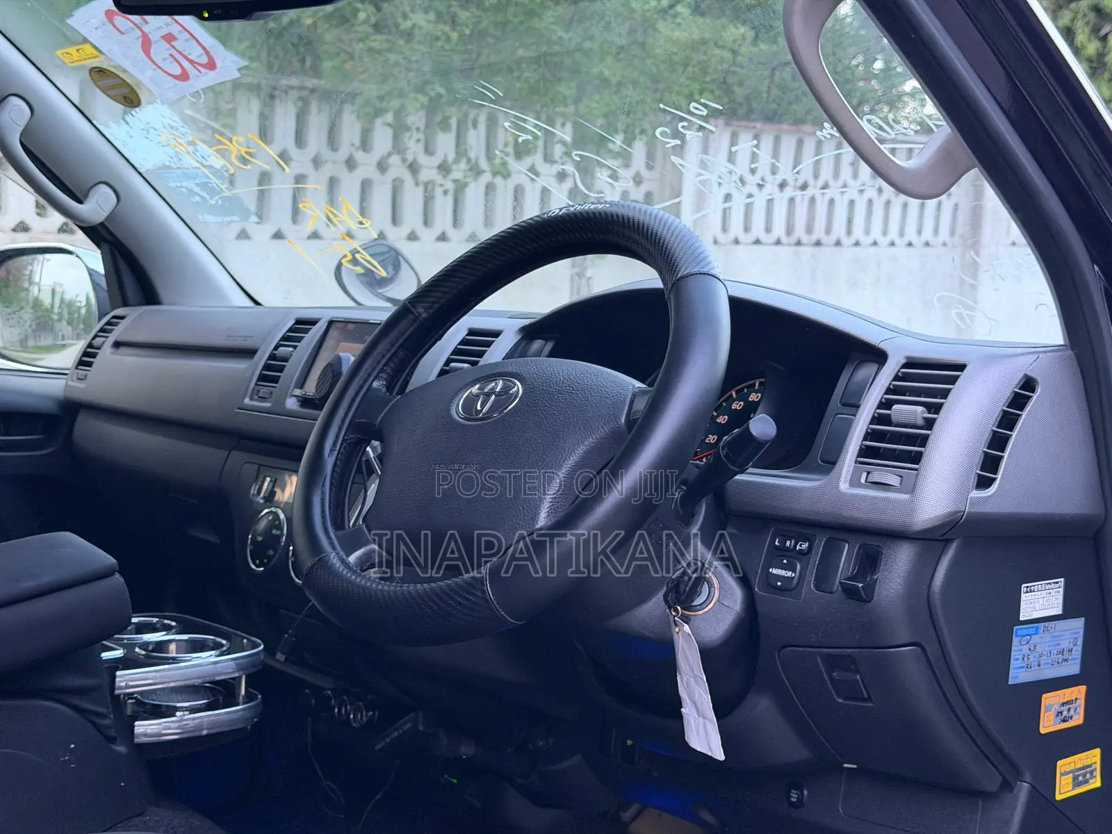 Toyota HiAce 2013 Black