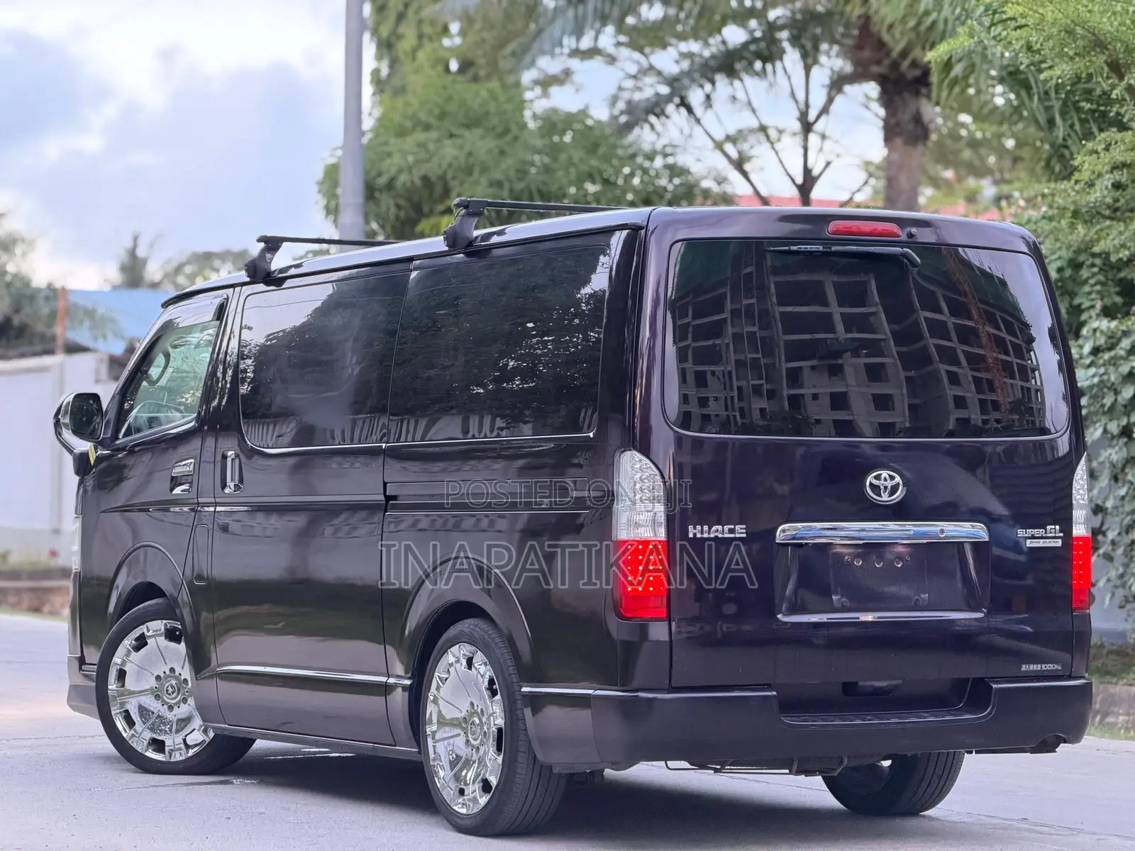 Toyota HiAce 2013 Black