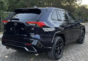 Toyota RAV4 Hybrid 2025 Blue