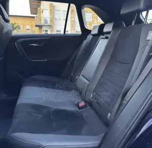 Toyota RAV4 Hybrid 2025 Blue