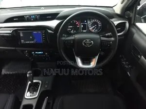 Toyota Hilux 2022 Gray