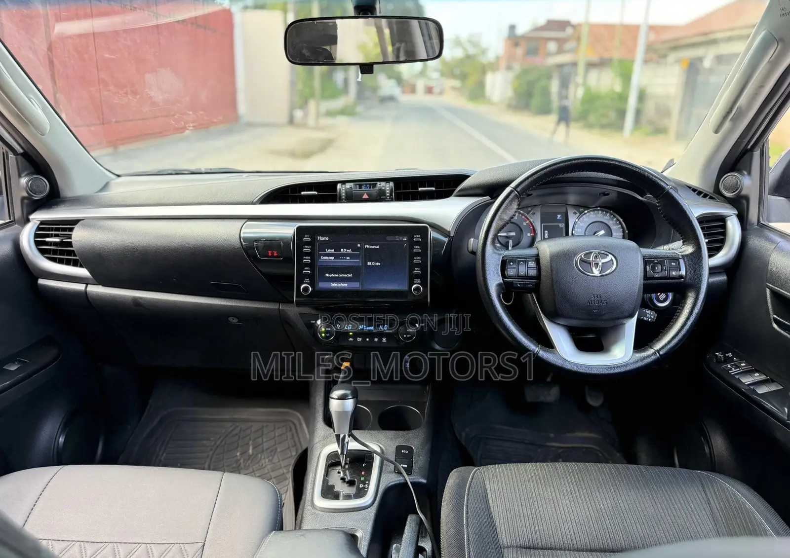 Toyota Hilux 2021 White