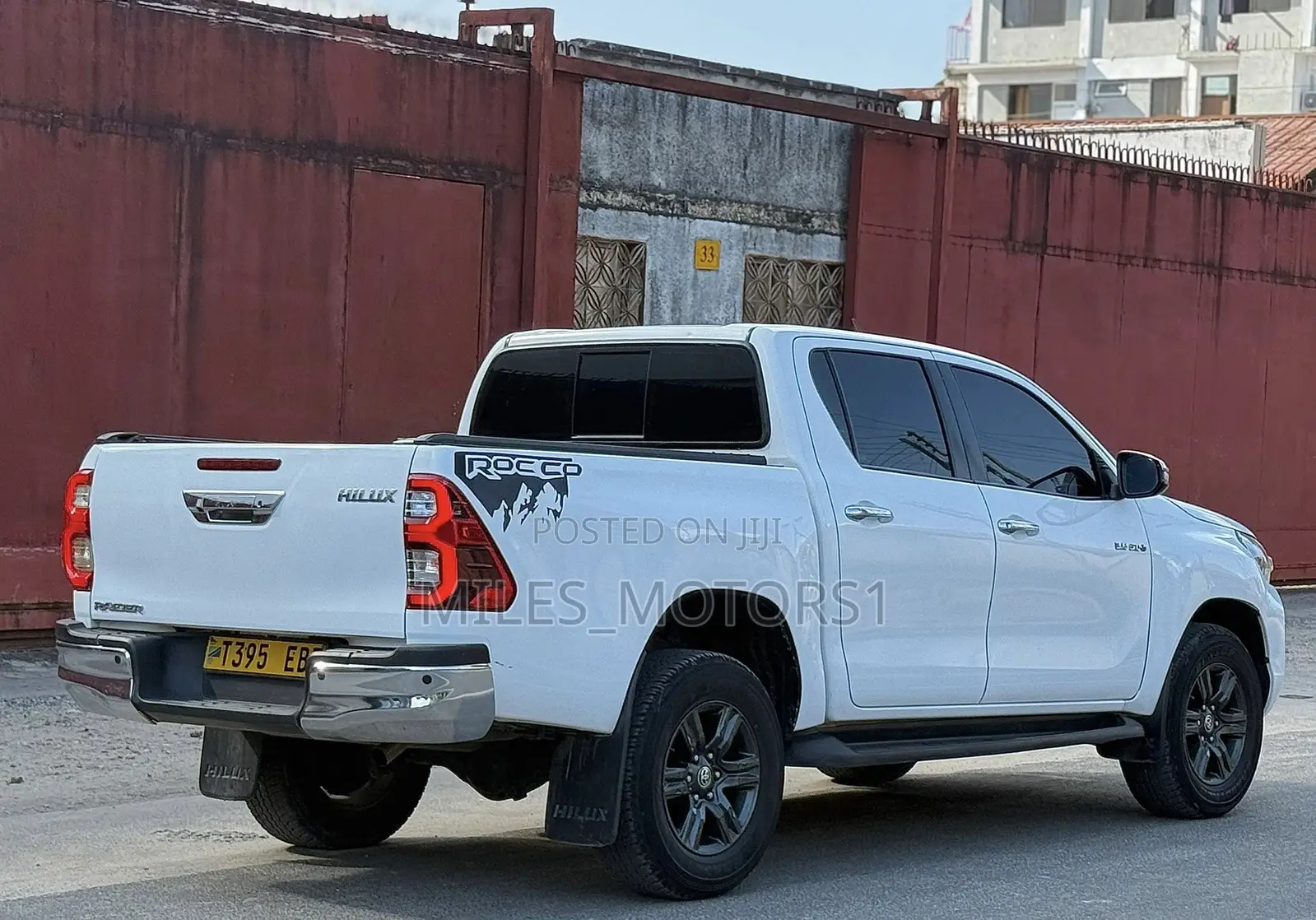 Toyota Hilux 2021 White
