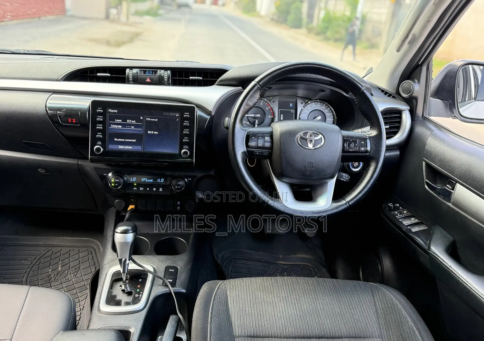 Toyota Hilux 2021 White