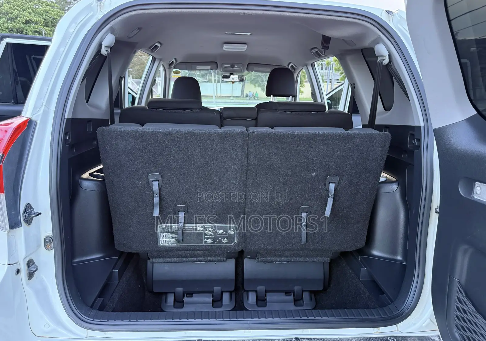 Toyota Vanguard 2012 White