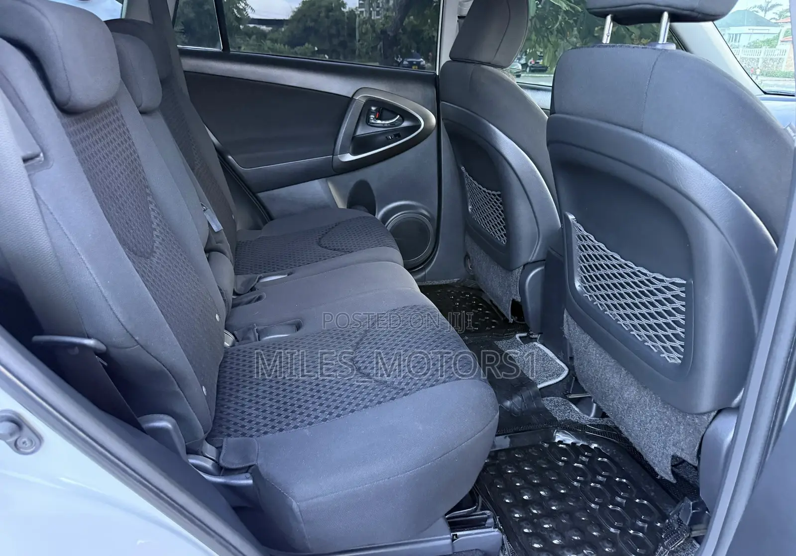 Toyota Vanguard 2012 White