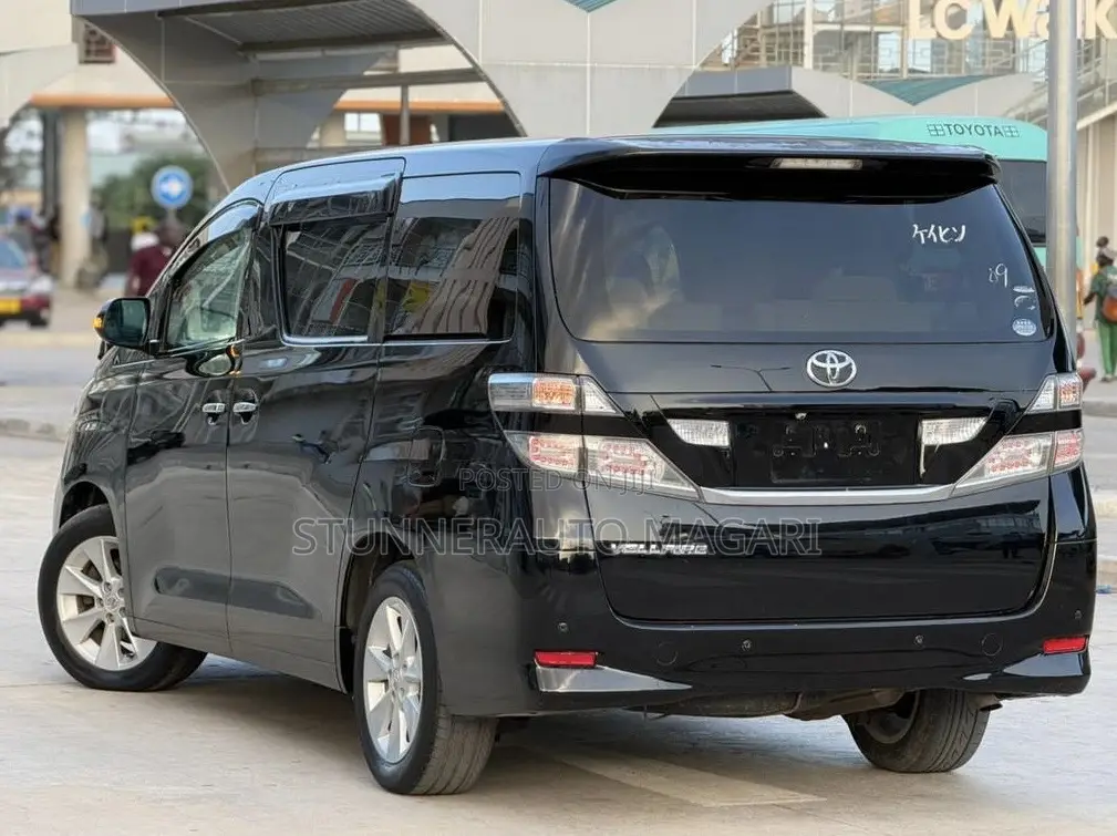 Toyota Vellfire 2011 Black
