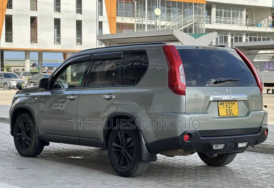 Nissan X-Trail 2011 Beige