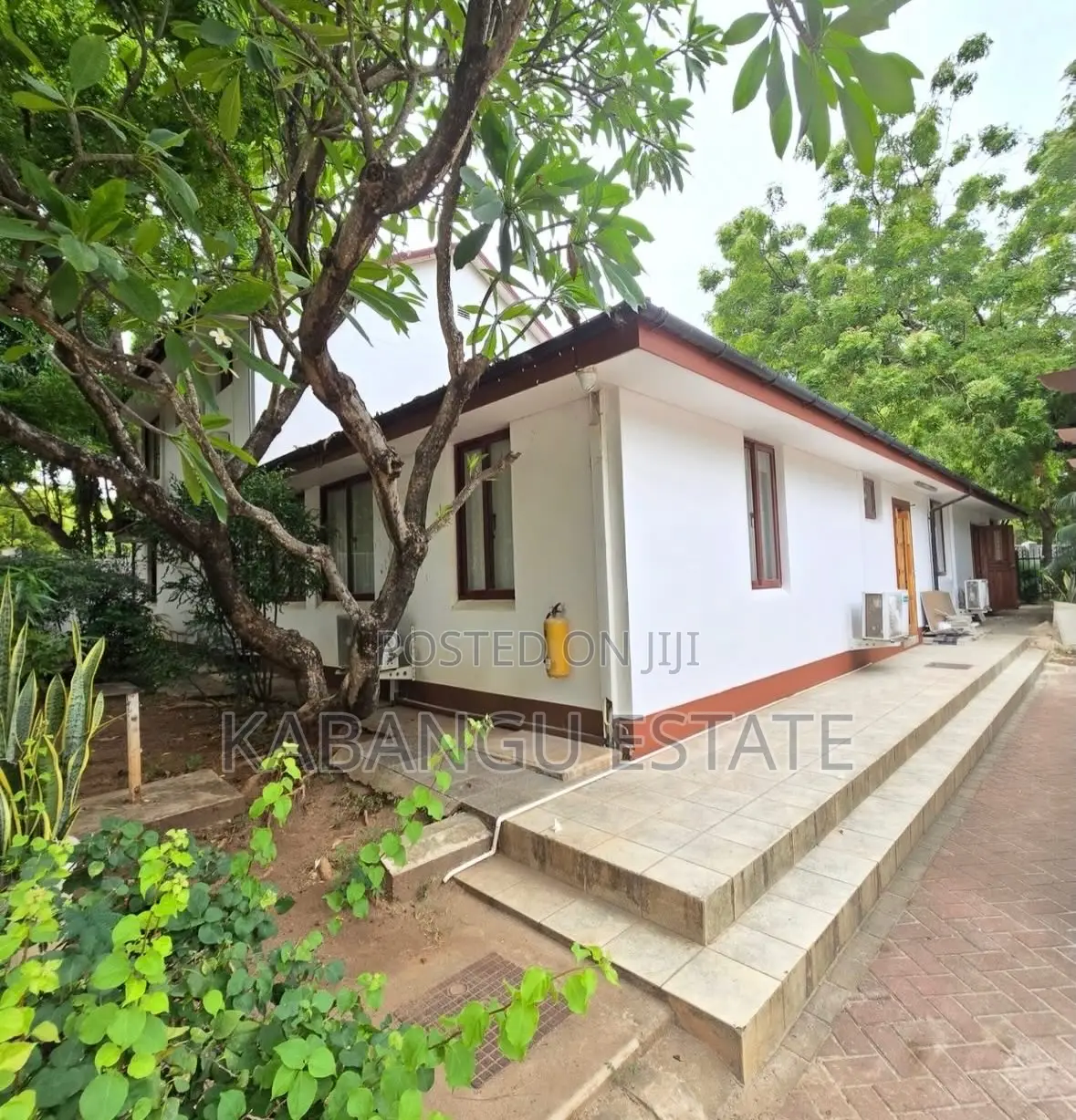 11bdrm House in Masaki for rent