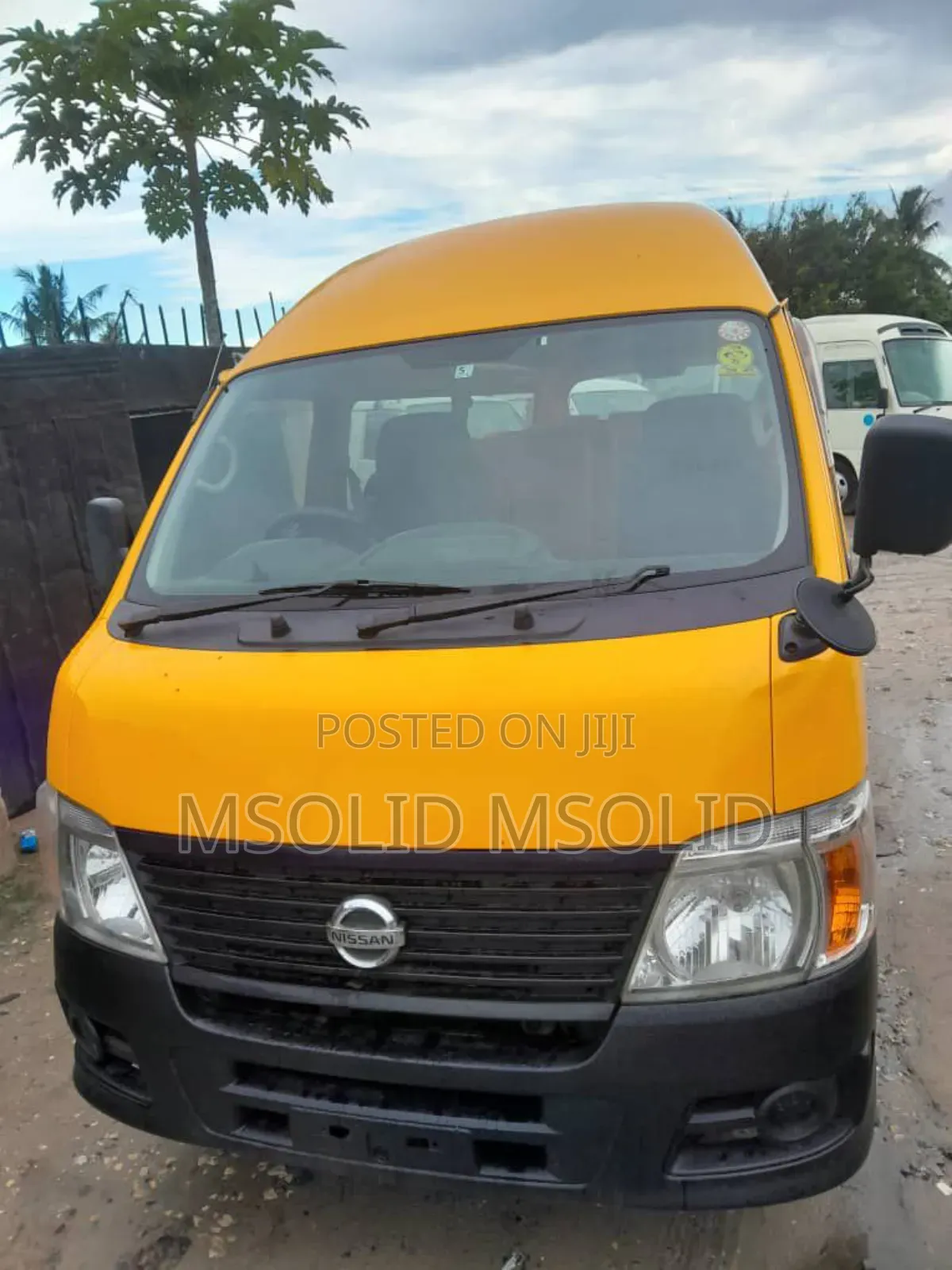 Nissan Caravan 2005 Yellow