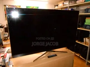 Samsung Crystal Uhd Du7000 Smart Tv.