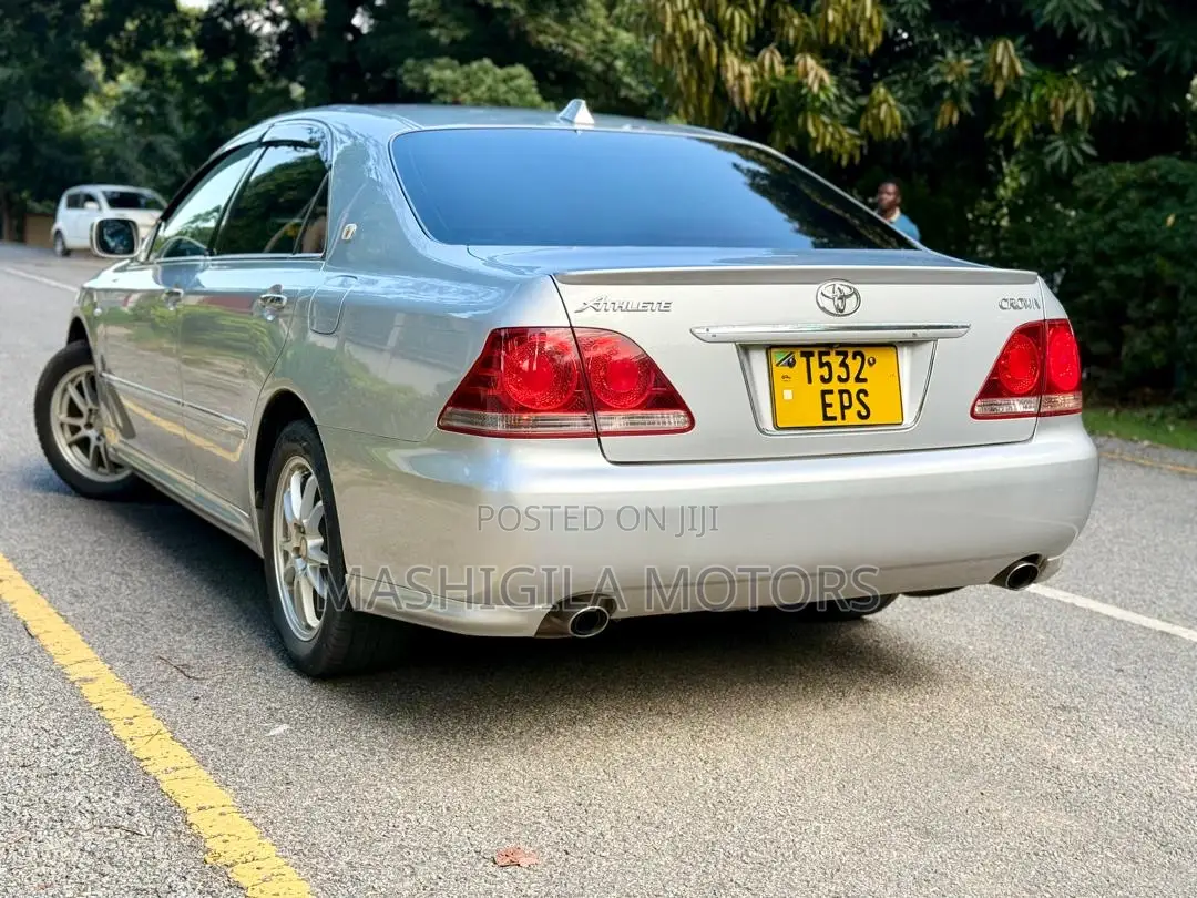 Toyota Crown 2006 Silver