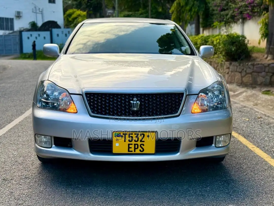 Toyota Crown 2006 Silver