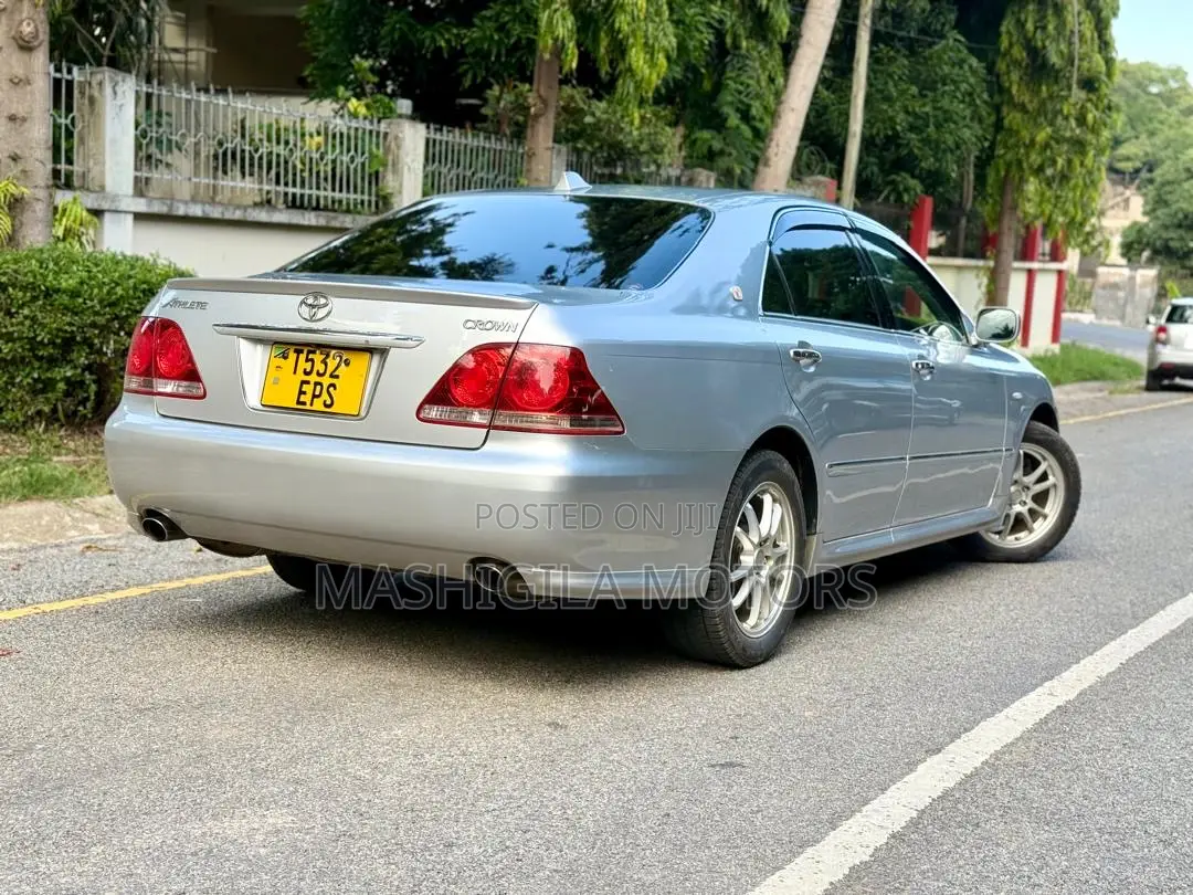 Toyota Crown 2006 Silver